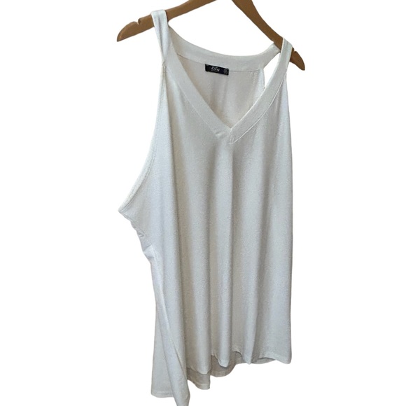 Lily By Firmiana -Cream Colored V-Necked Sleeveless Top - Picture 5 of 9